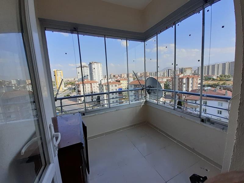 Cam Balkon