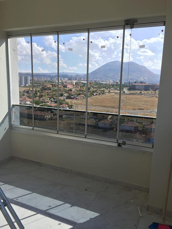 Cam Balkon