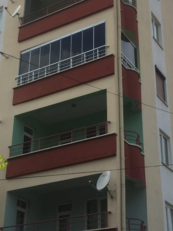 Cam Balkon