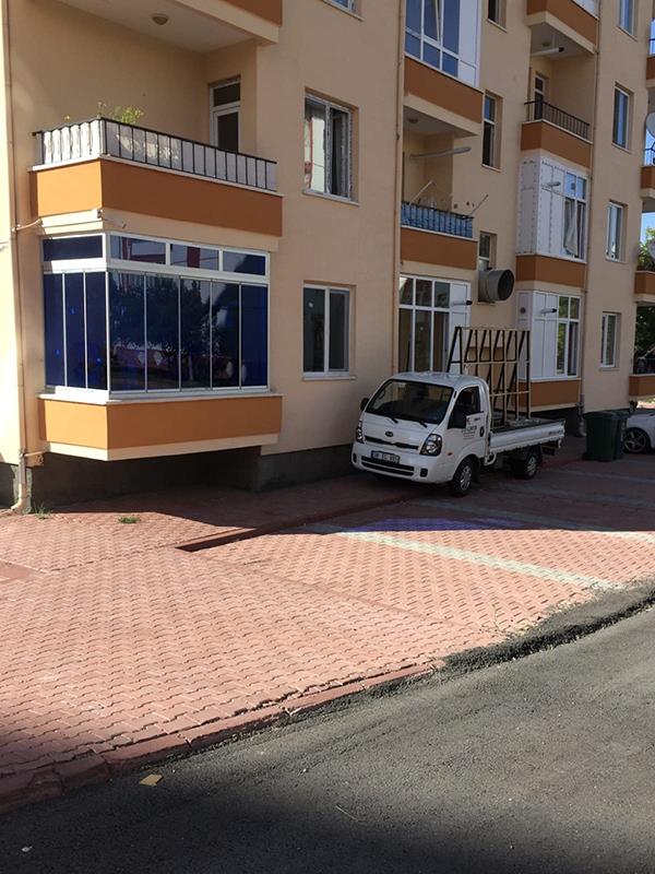 Cam Balkon