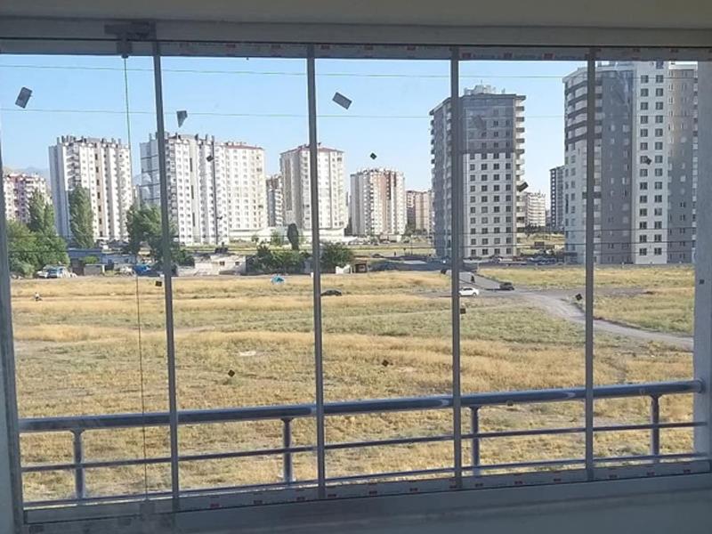 Cam Balkon