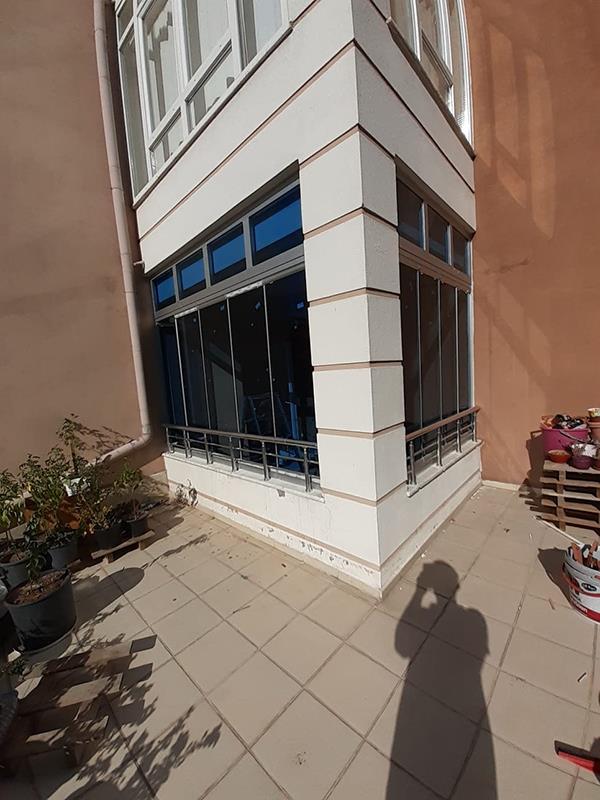 Cam Balkon