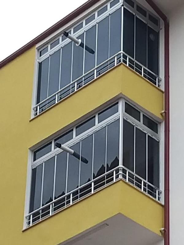 Cam Balkon
