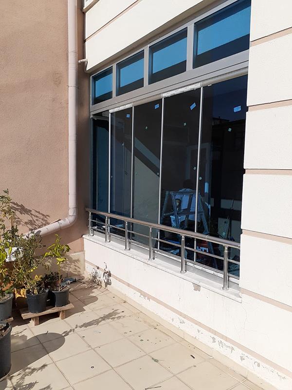 Cam Balkon