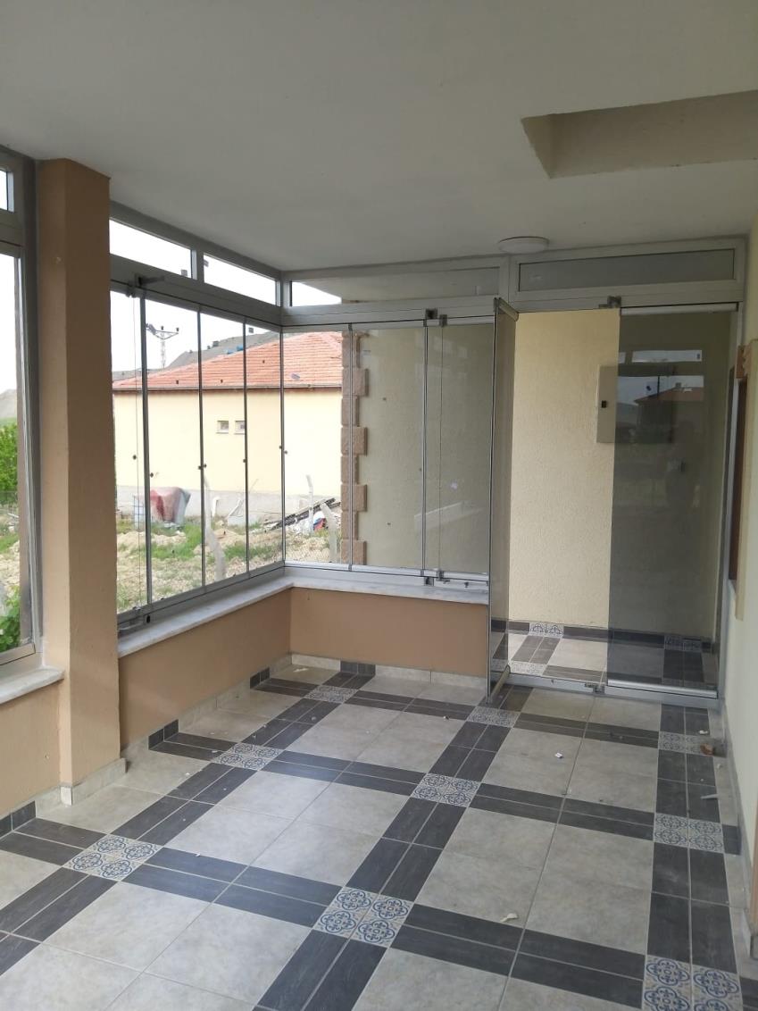 Cam Balkon