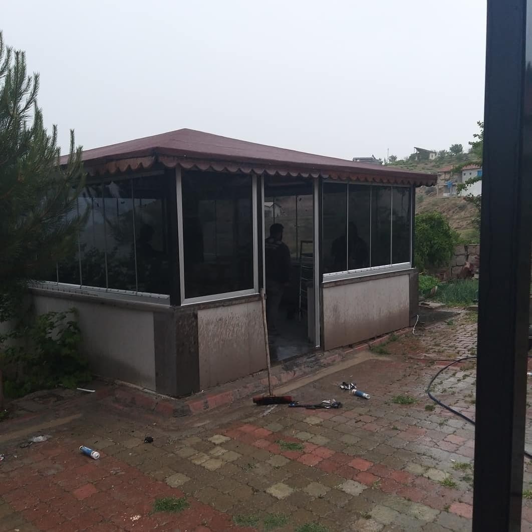 Cam Balkon