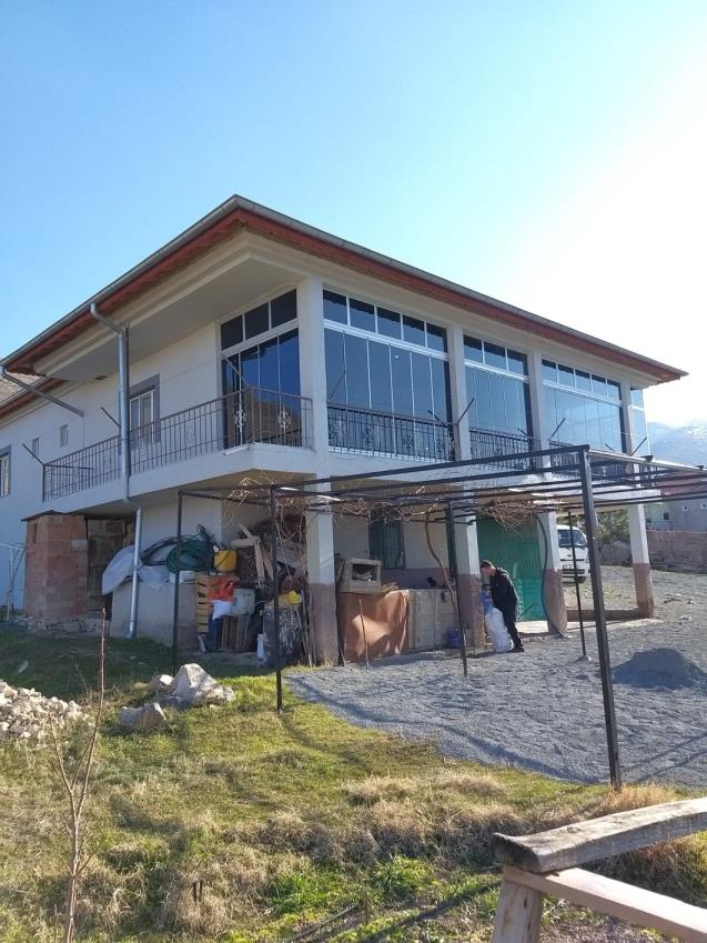 Cam Balkon
