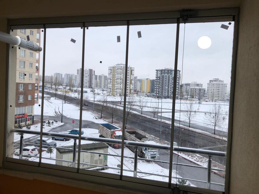 Cam Balkon