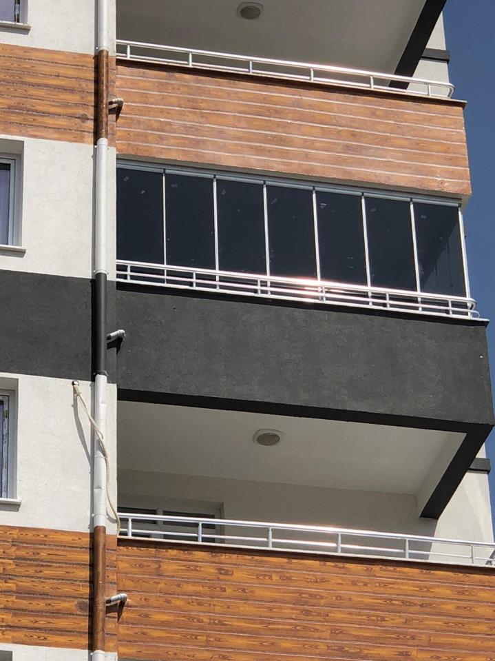 Cam Balkon