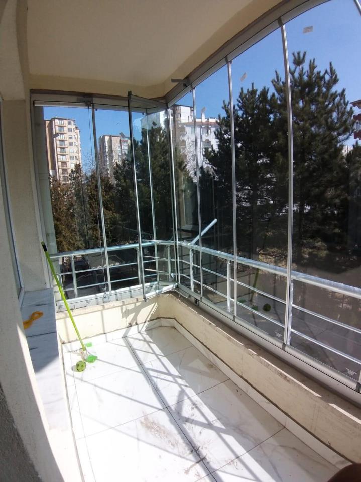 Cam Balkon