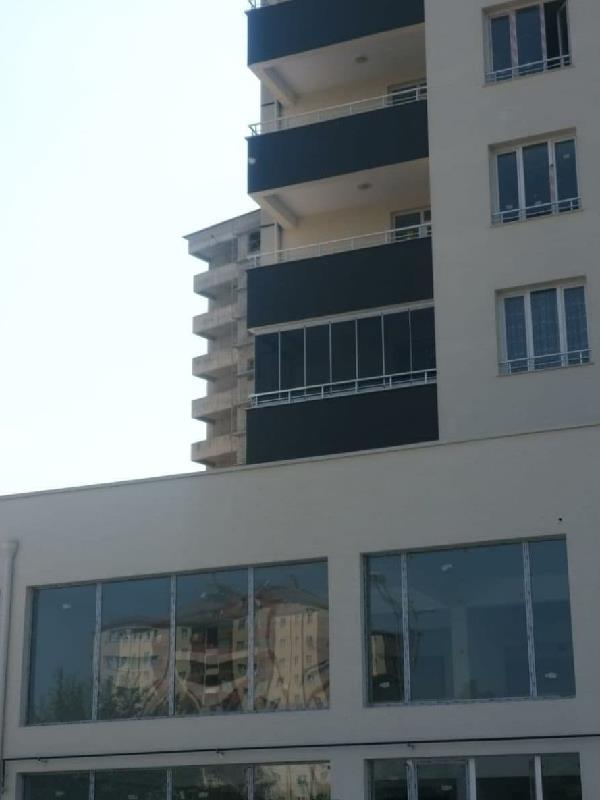 Cam Balkon
