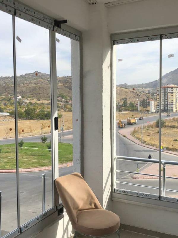 Cam Balkon