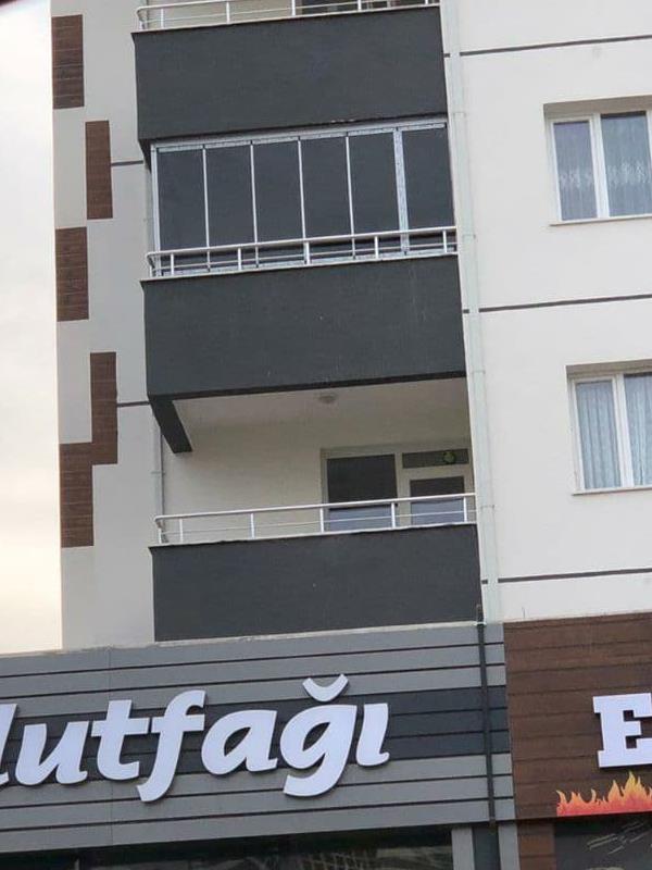 Cam Balkon
