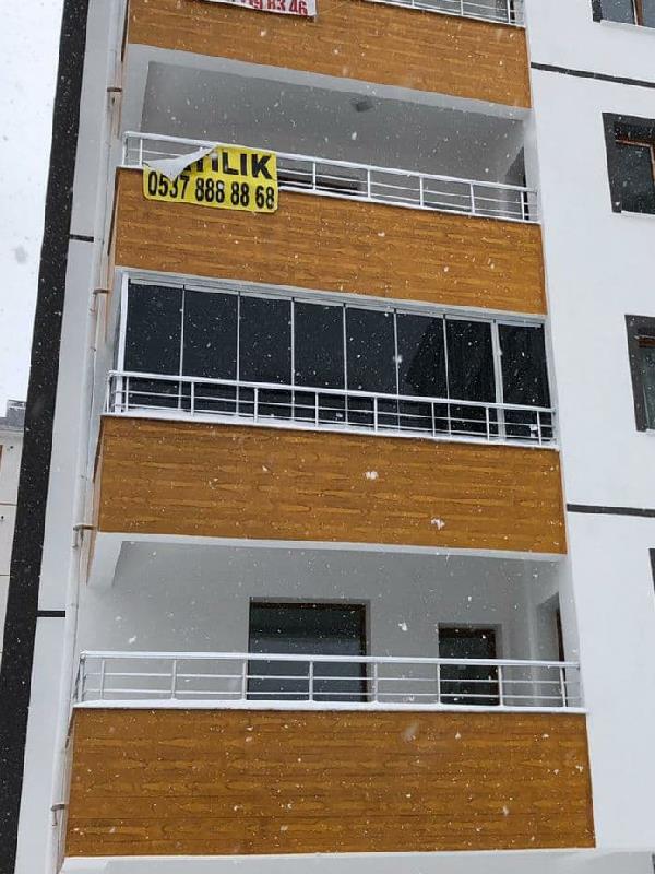 Cam Balkon