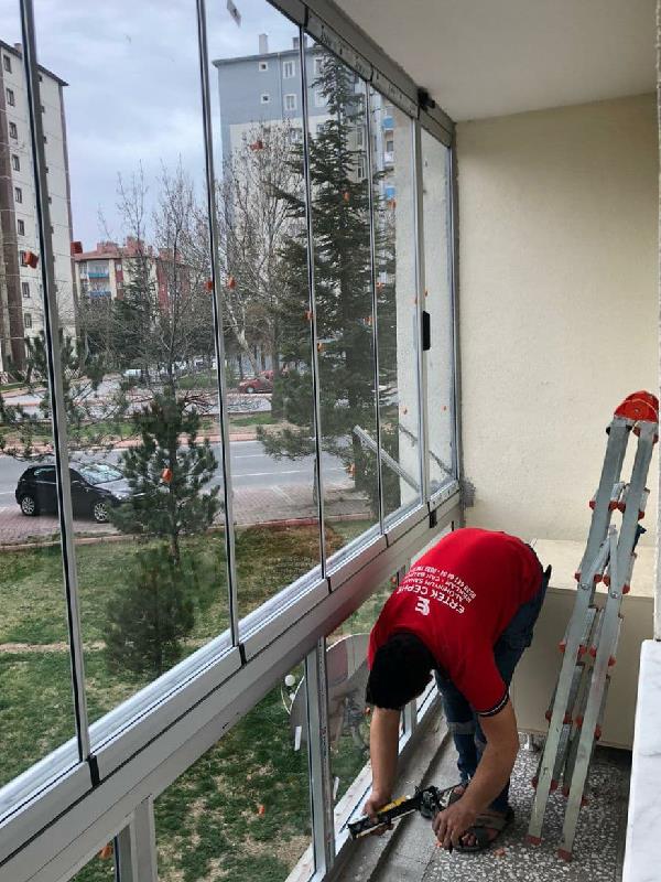 Cam Balkon