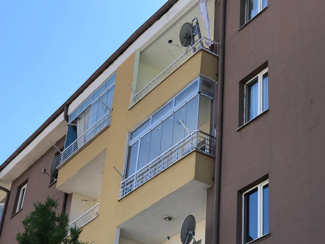 Cam Balkon