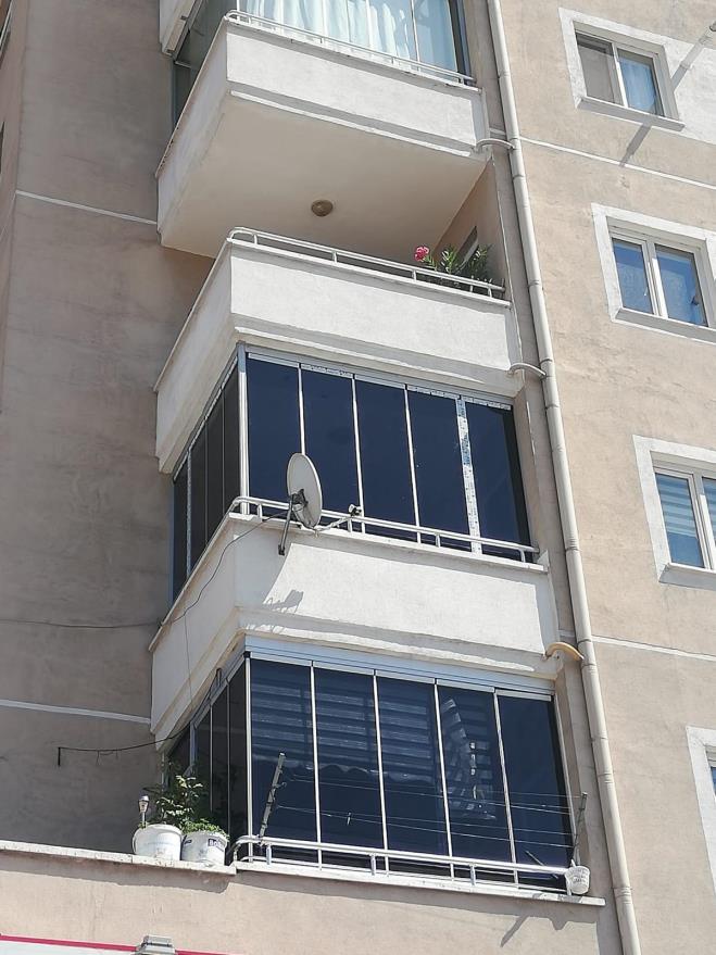 Cam Balkon